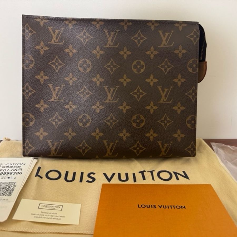 Louis Vuitton M47542 Monogram Poche Toilette 26-0