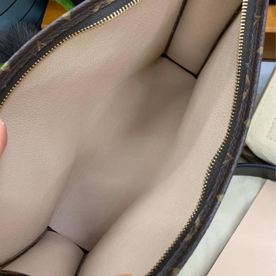 Louis Vuitton M47542 Monogram Poche Toilette 26-2