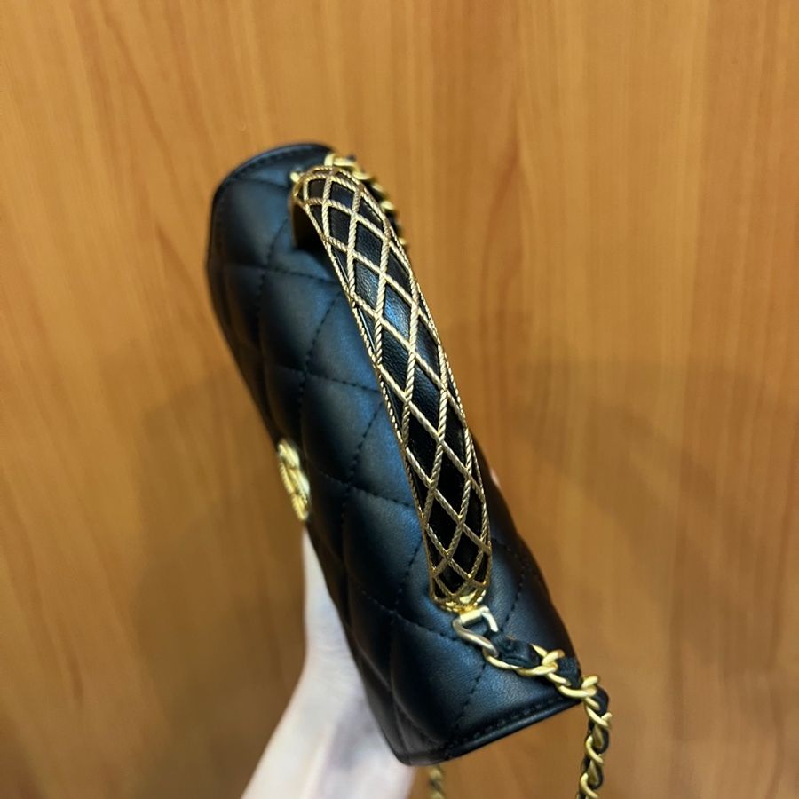 Chanel 黑羊皮霧金釦麻花雙C手把WOC AP3385-4