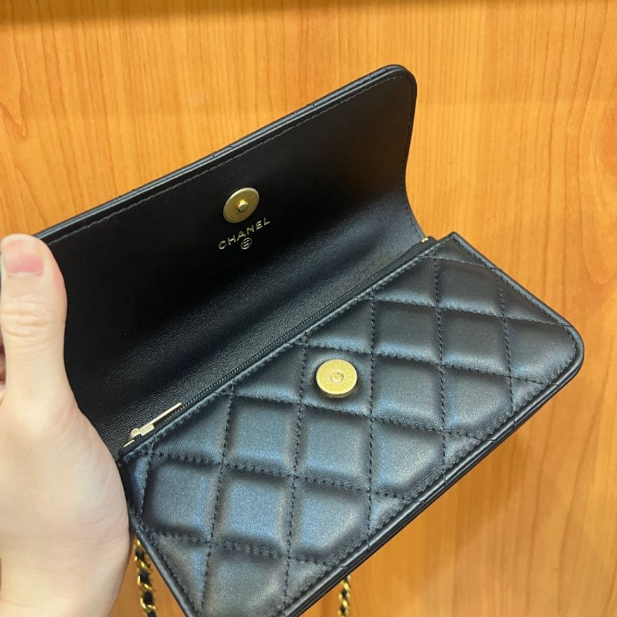 Chanel 黑羊皮霧金釦麻花雙C手把WOC AP3385-9