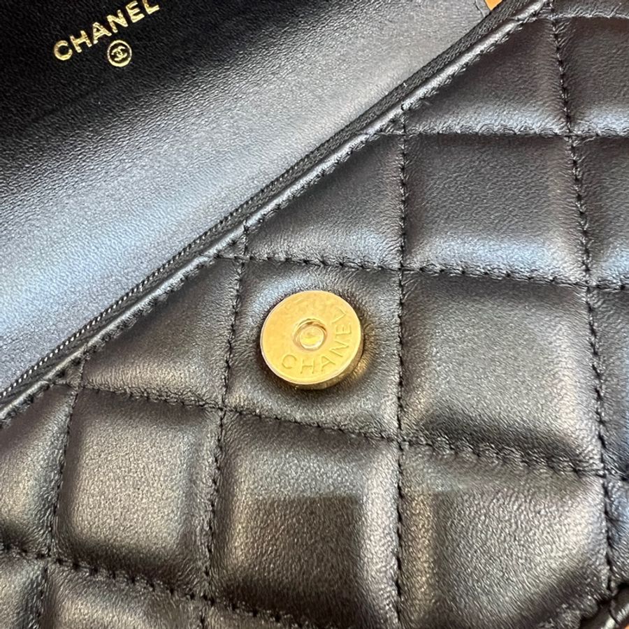Chanel 黑羊皮霧金釦麻花雙C手把WOC AP3385-10