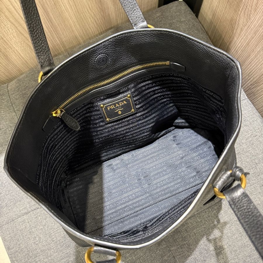 PRADA 全黑色牛皮金釦肩背包 托特包 購物袋-10