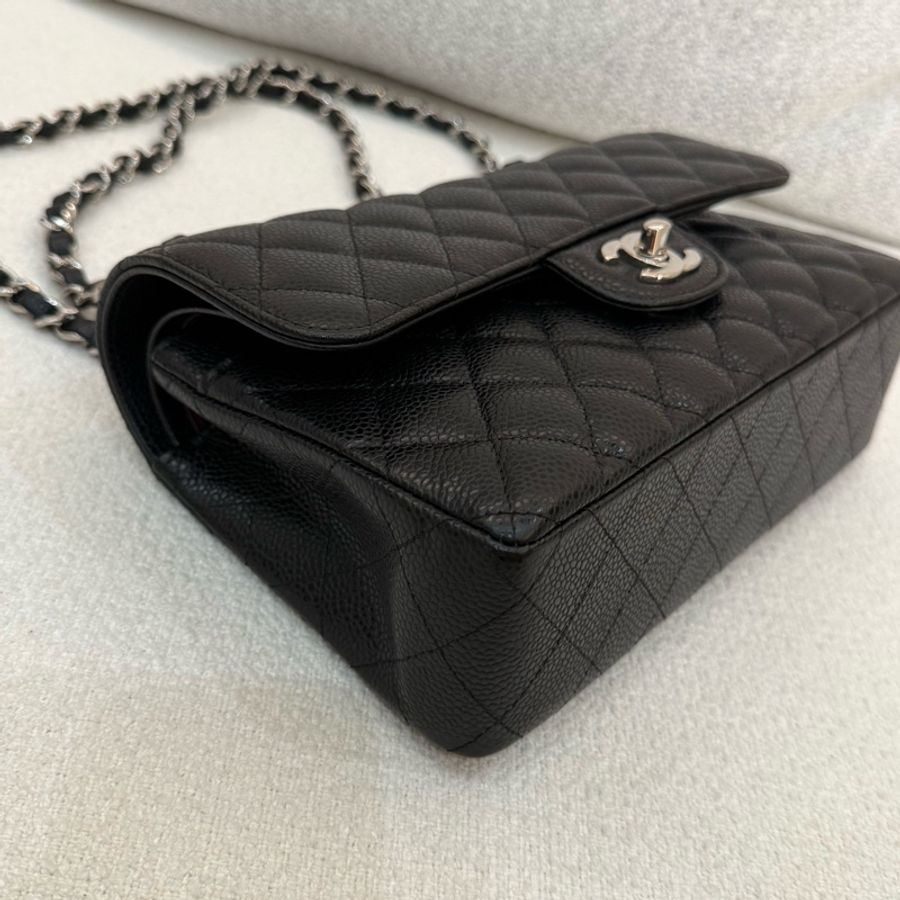 經典時髦CHANEL COCO 23cm荔枝牛皮銀釦斜背包-4