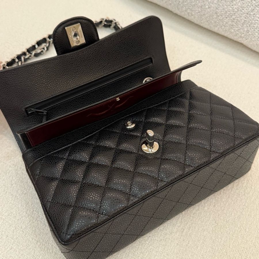 經典時髦CHANEL COCO 23cm荔枝牛皮銀釦斜背包-8