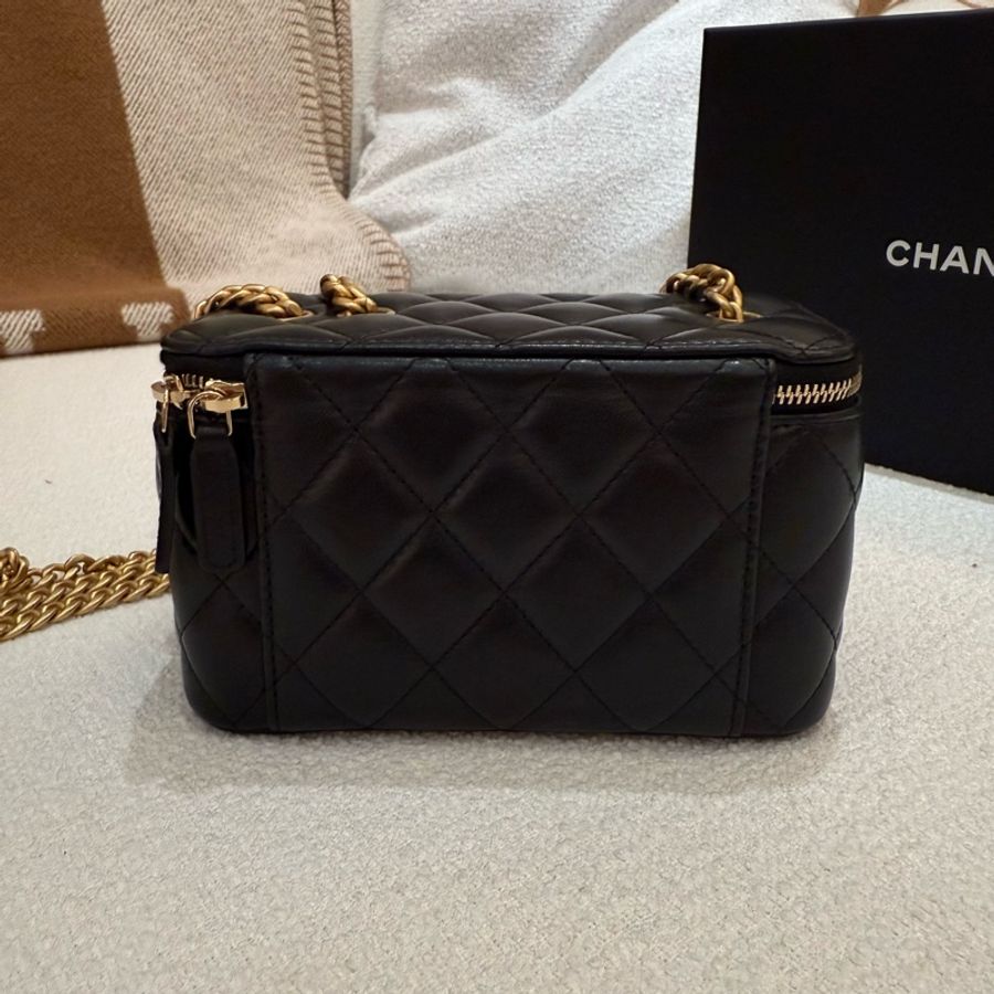 復古金球CHANEL 黑色羊皮菱格紋化妝箱斜背包長盒子-4