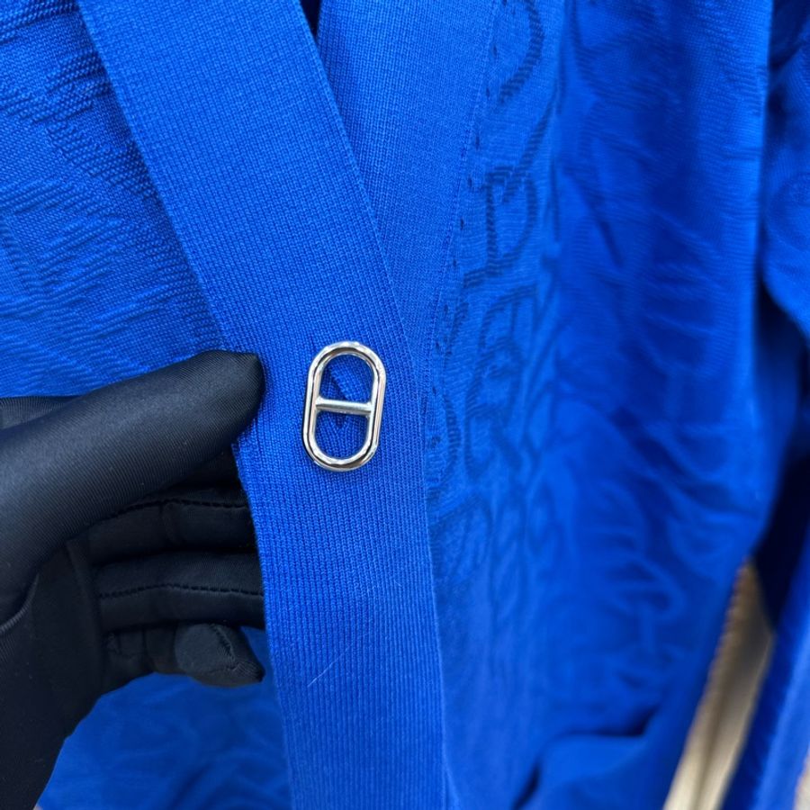 愛馬仕Hermes Roulis 豬鼻子 暗紋LOGO 長款開衫 40碼 全新有吊款 Cadigan Long 編號4E2732DC6040-10