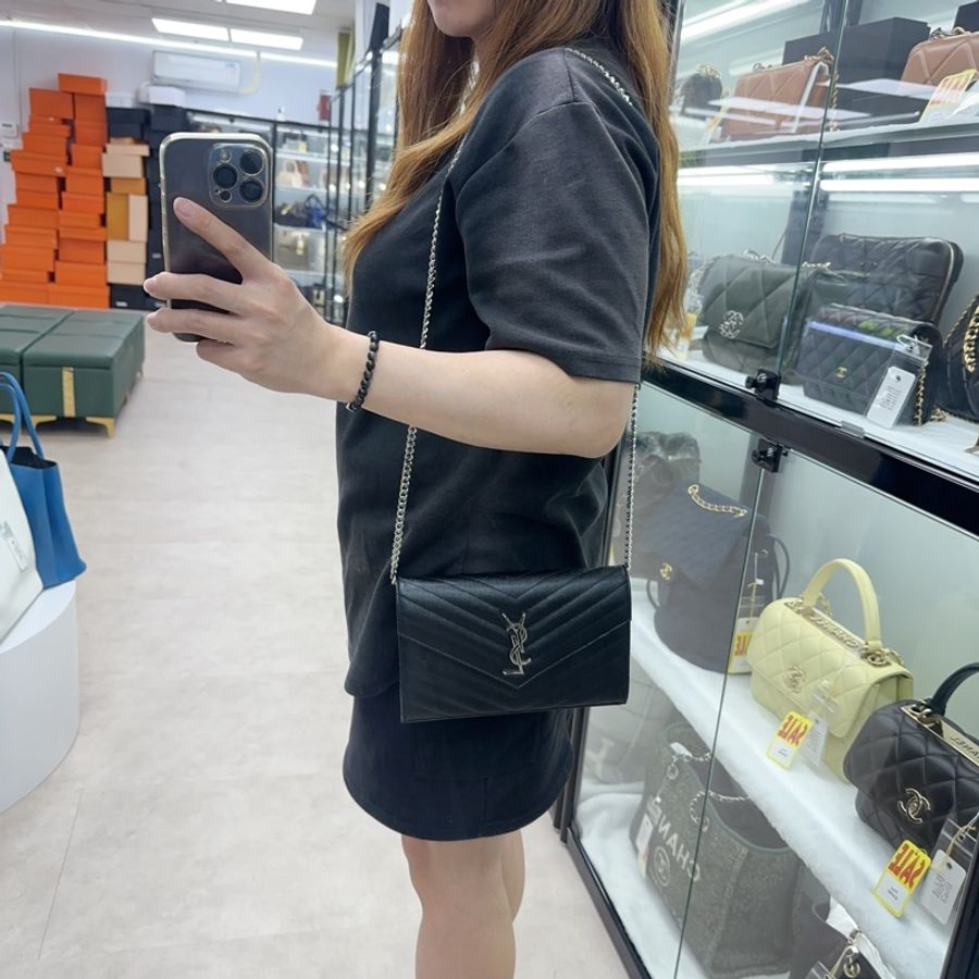 YSL 黑銀V紋荔枝皮WOC 鏈條包-1