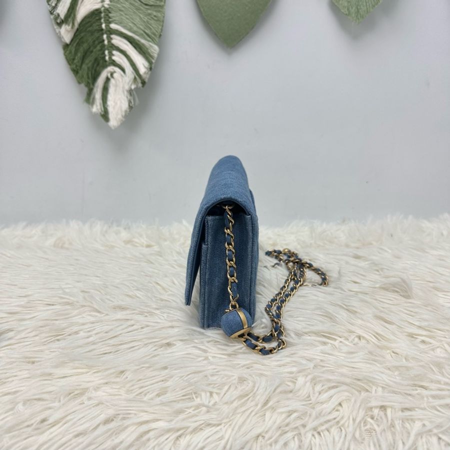CHANEL 22C 丹寧藍色牛仔金球 晶片款 WOC 斜肩包-2