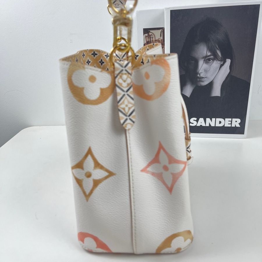 Louis Vuitton Néonoé Bb Monogram 塗層帆布 尺寸約20 x 20 x 13-4