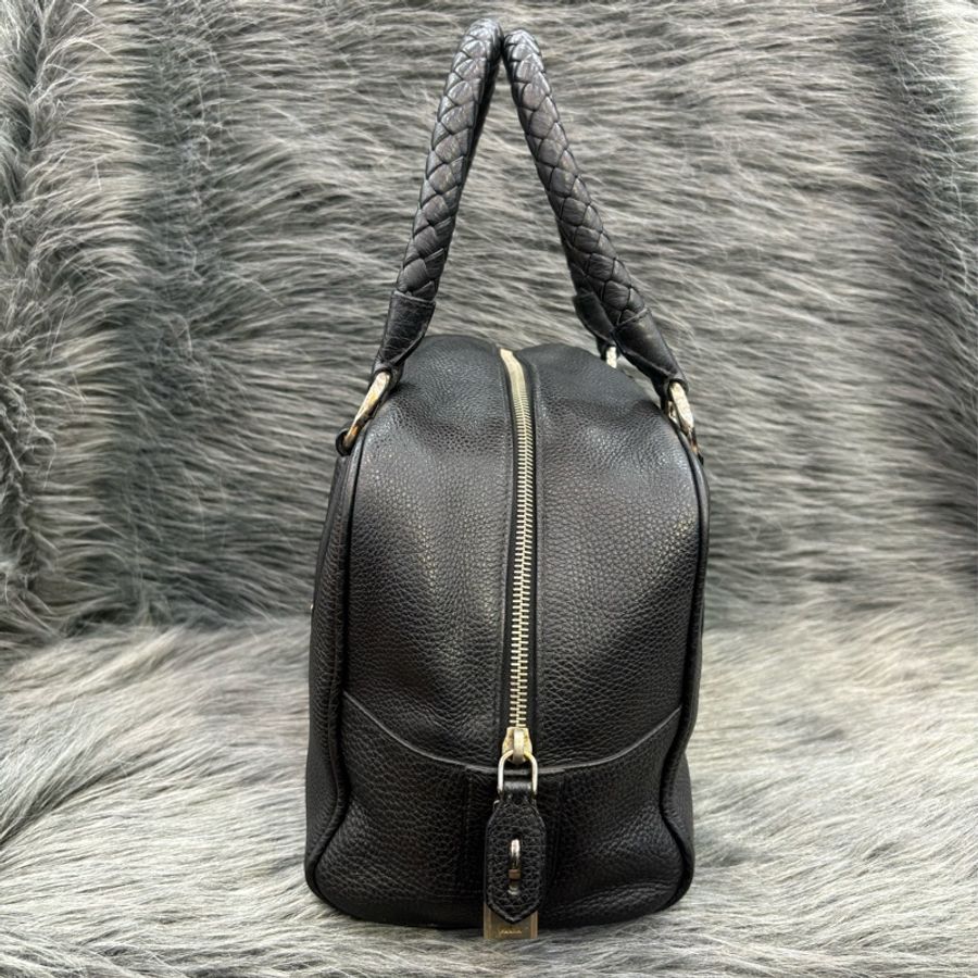PRADA BL0310 黑色荔枝皮 銀色LOGO 編織把 拉鍊 手提包保齡球包波士頓包-2