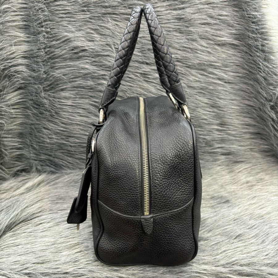 PRADA BL0310 黑色荔枝皮 銀色LOGO 編織把 拉鍊 手提包保齡球包波士頓包-5