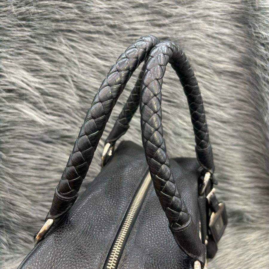 PRADA BL0310 黑色荔枝皮 銀色LOGO 編織把 拉鍊 手提包保齡球包波士頓包-22