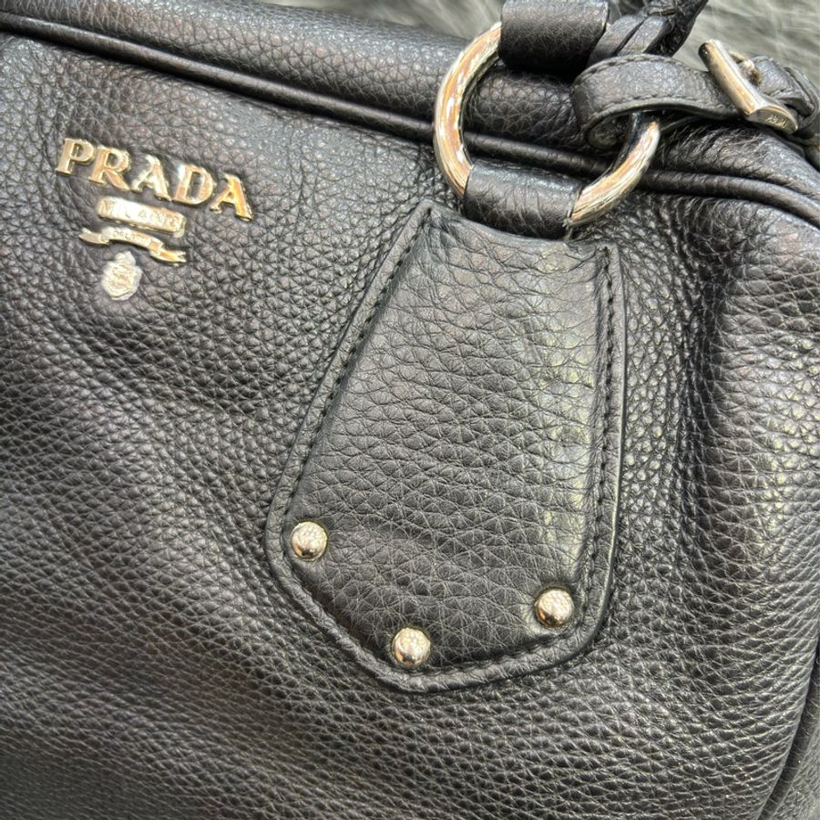 PRADA BL0310 黑色荔枝皮 銀色LOGO 編織把 拉鍊 手提包保齡球包波士頓包-33