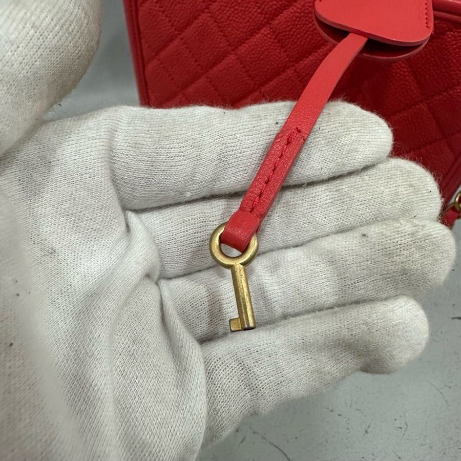 Chanel A93343 蜜桃粉荔枝皮金鏈 vanity coco 20化妝包斜背包-21