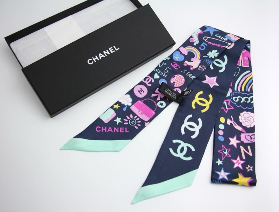 CHANEL 100% Silk Twilly CC Mark Scarf in Navy Blue-4
