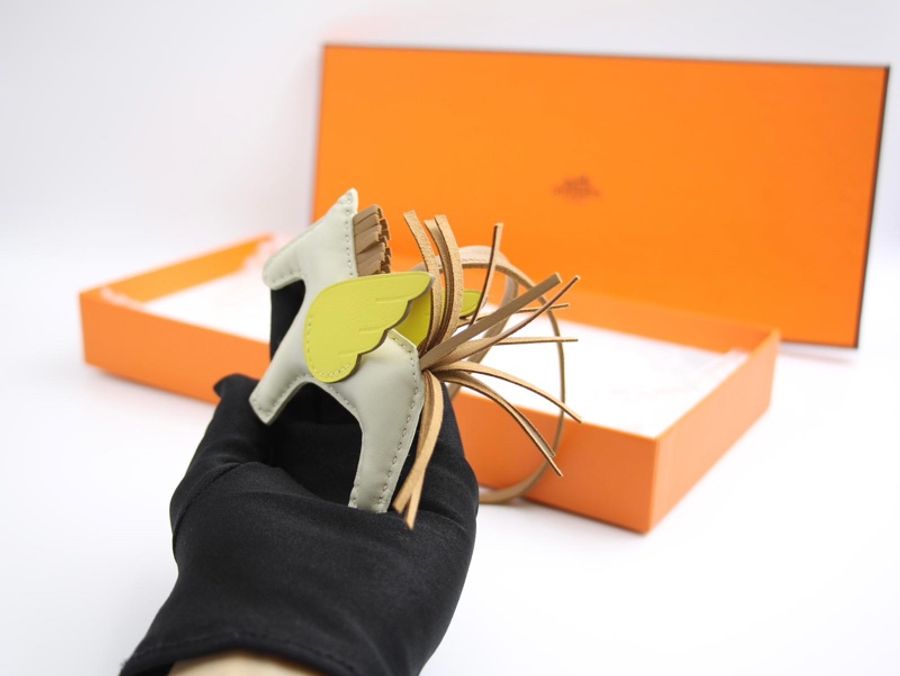 HERMÈS RODEO PM PEGASE PM BAG CHARM IN CRAIE, CHAI & LIME MILO-7