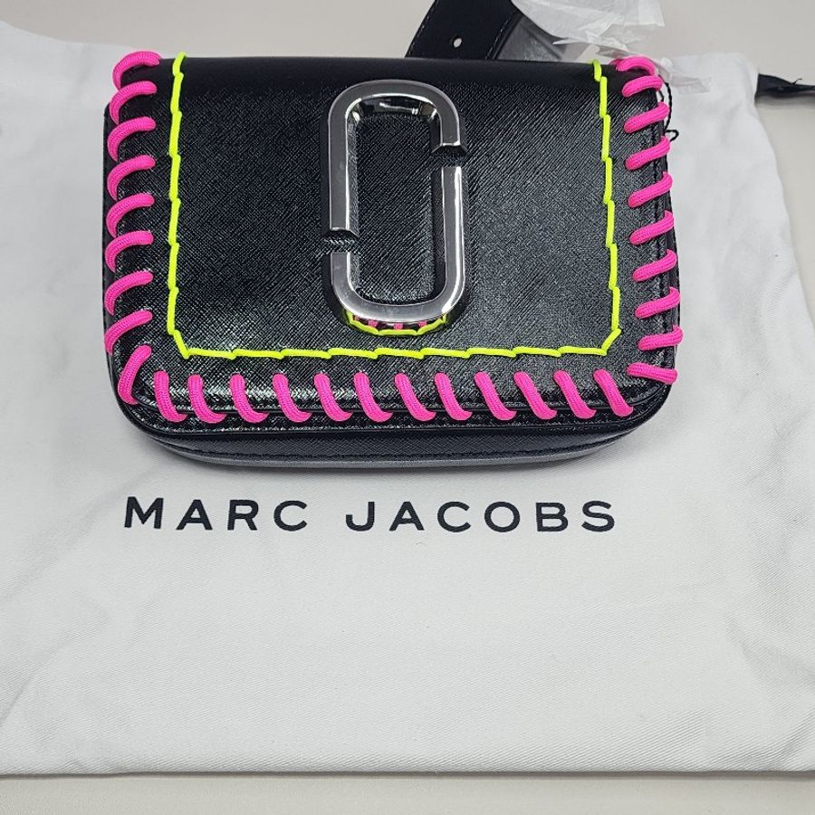 全新未使用 Marc Jacobs Hip Shot Whipstitch 腰包 斜背包 肩背包 黑色螢光包 鍊條包 多功能兩用包 小包 女生小包-0