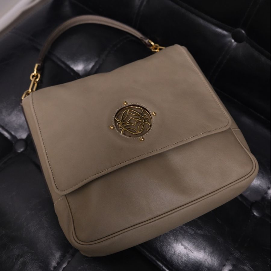 Loewe Vintage Leather Shoulder Bag 羅意威小羊皮腋下包-1