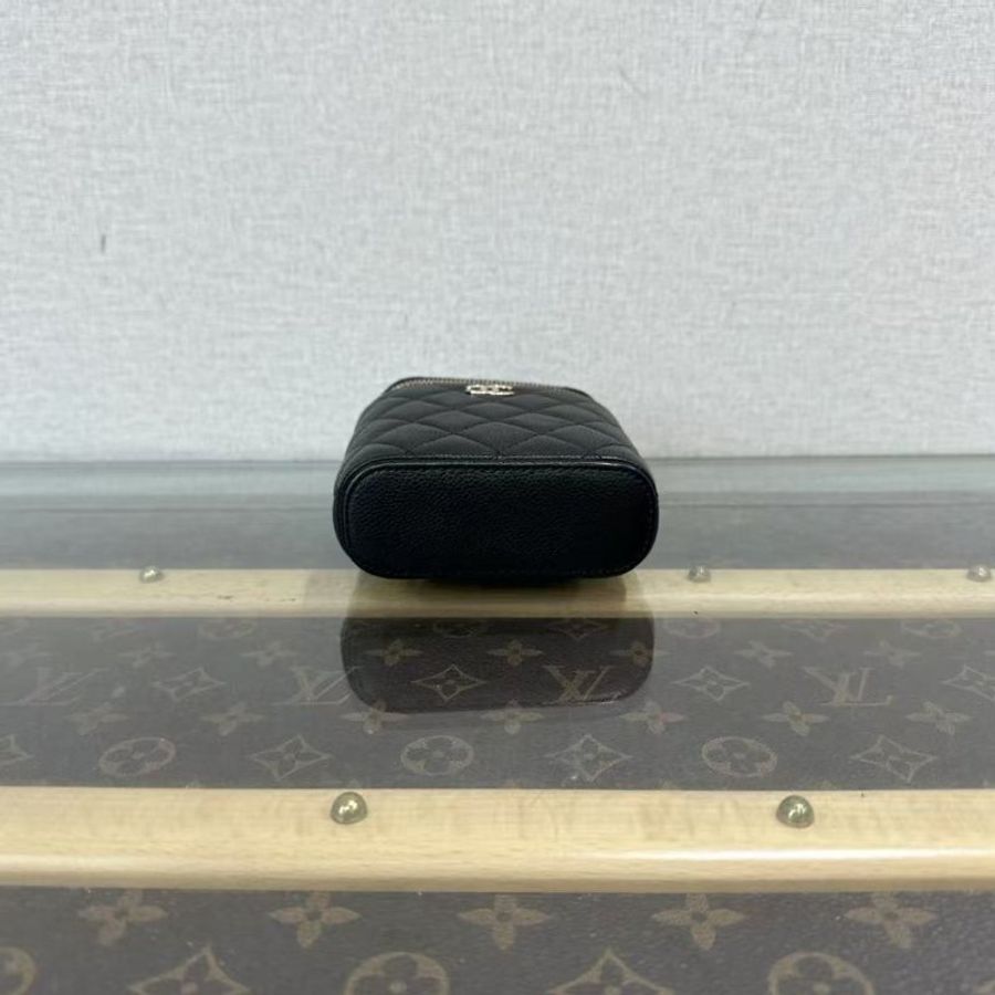 ✨CHANEL 黑金菱格紋肩背斜背菸盒包10*13*4  98新配件塵袋保卡-3