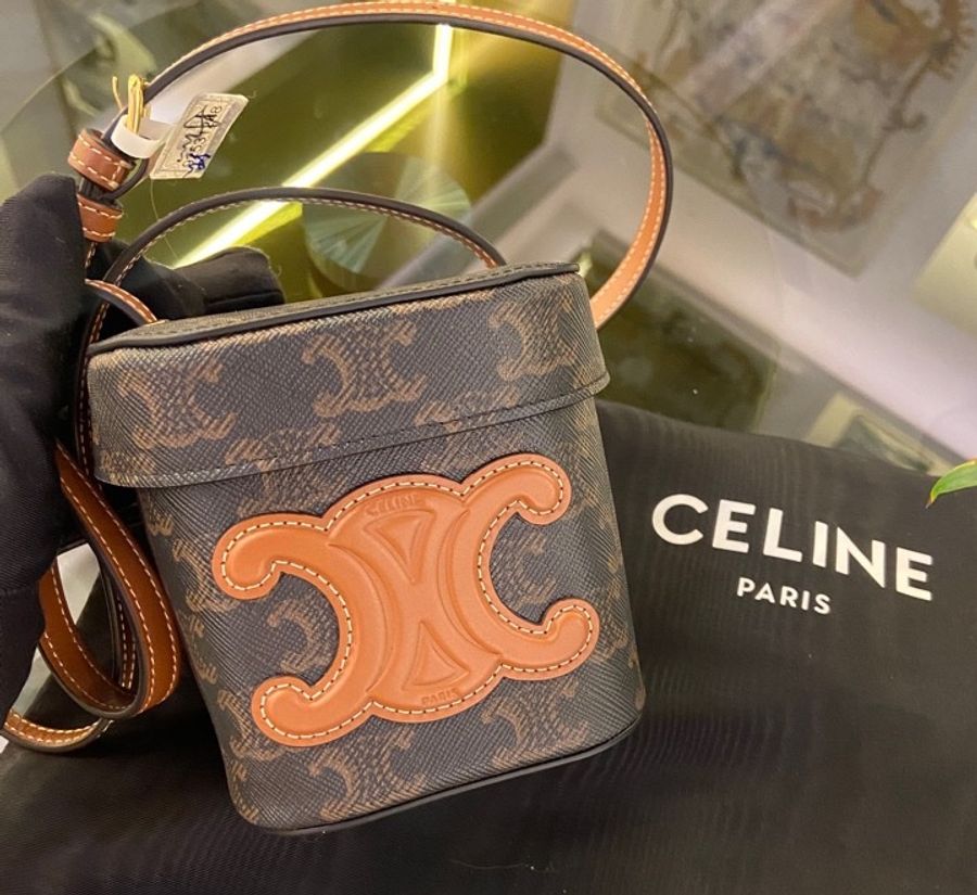 Celine/賽琳凱旋門老花mini盒子包 桶包 可單肩斜挎包 又經典又復古 尺寸約11x11cm-4