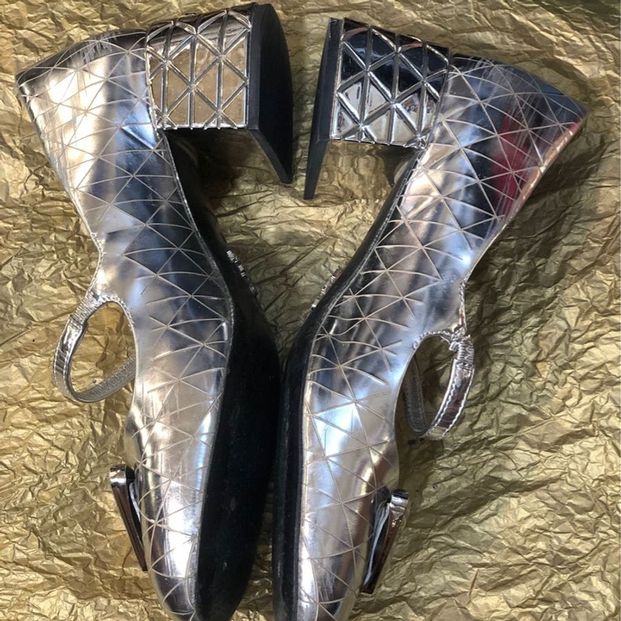 Prada Silver mirrored leather slingback pumps with faceted logo and mirrored-2