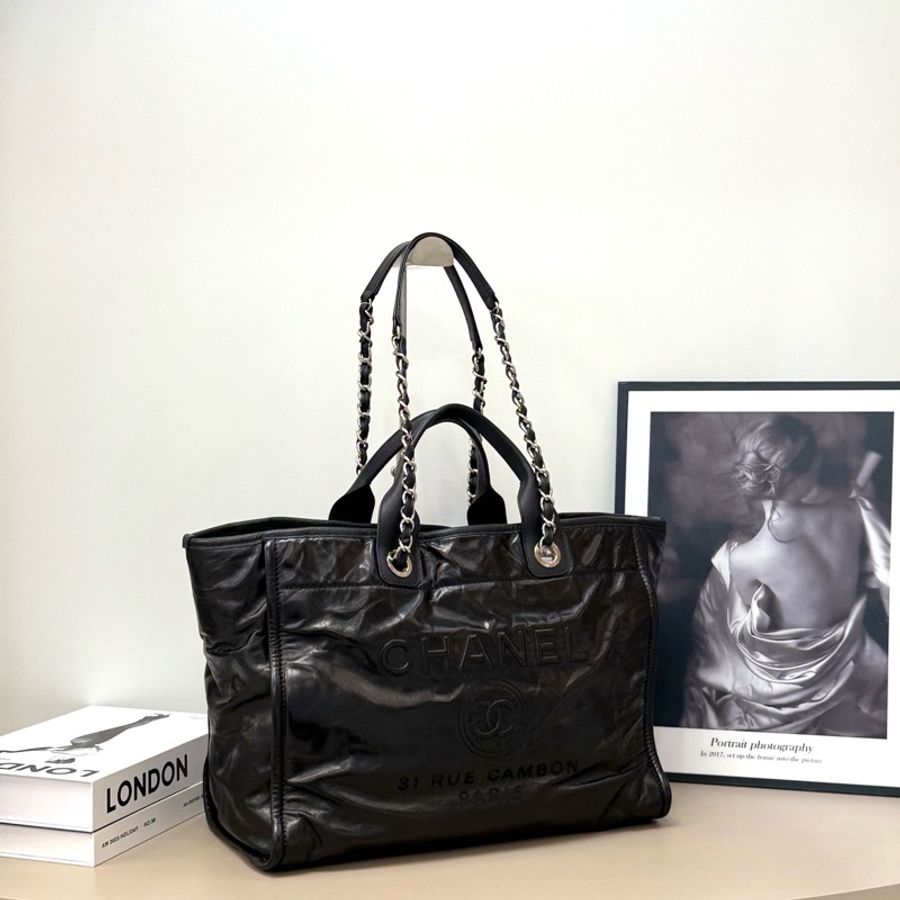 Chanel香奈兒黑銀油蠟牛皮沙灘包 尺寸約:38*27cm 鐳射22開 低調高級 背上酷酷噠 all black控女生必備-4