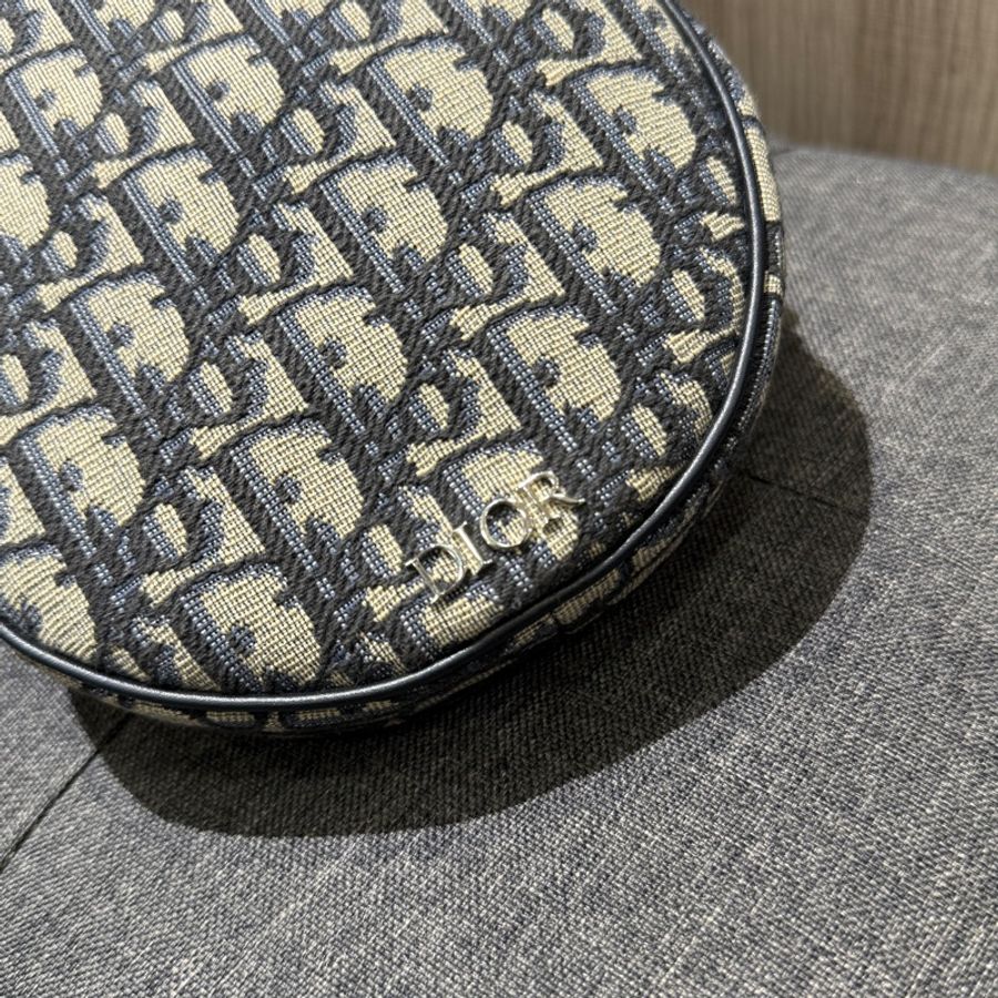 極新 DIOR 經典藍色緹花布面銀釦圓餅包 斜背包 小廢包-3