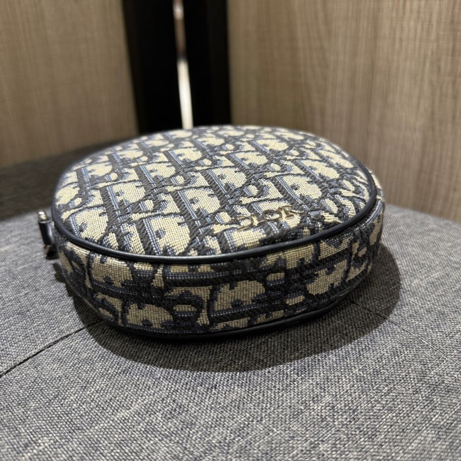 極新 DIOR 經典藍色緹花布面銀釦圓餅包 斜背包 小廢包-4