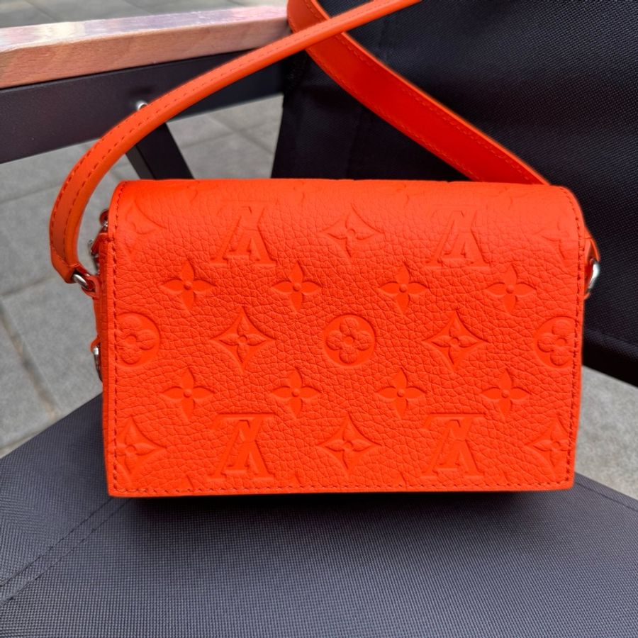 LV Steamer 真皮壓紋-3