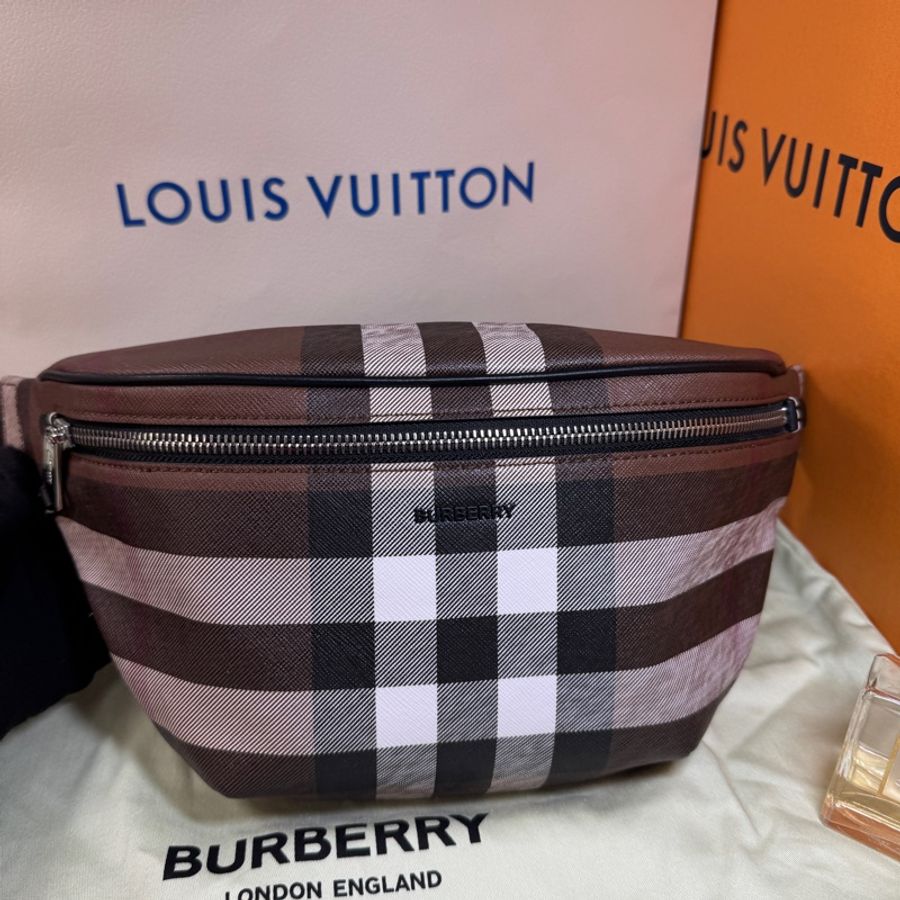 💞💞Burberry #胸口包 #腰包 斜背包-8