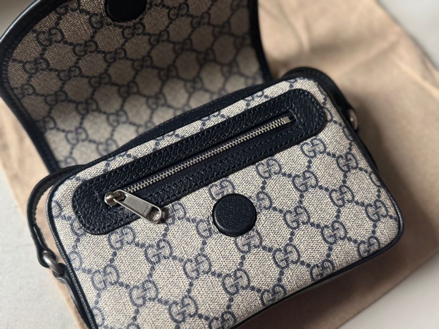 GUCCI 經典OPHIDIA系列GG Supreme帆布掀蓋斜背包(迷你-米/深藍色)-8