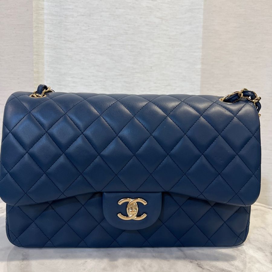 Chanel 藍羊皮金釦Jumbo Coco-0