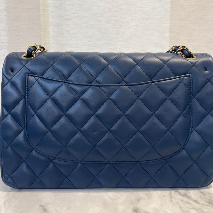 Chanel 藍羊皮金釦Jumbo Coco-4