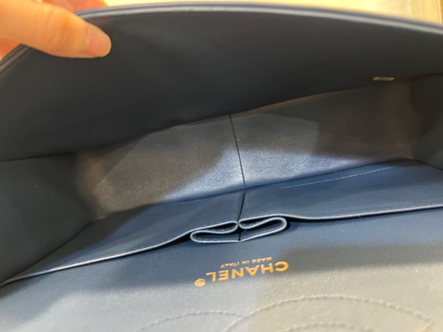 Chanel 藍羊皮金釦Jumbo Coco-15