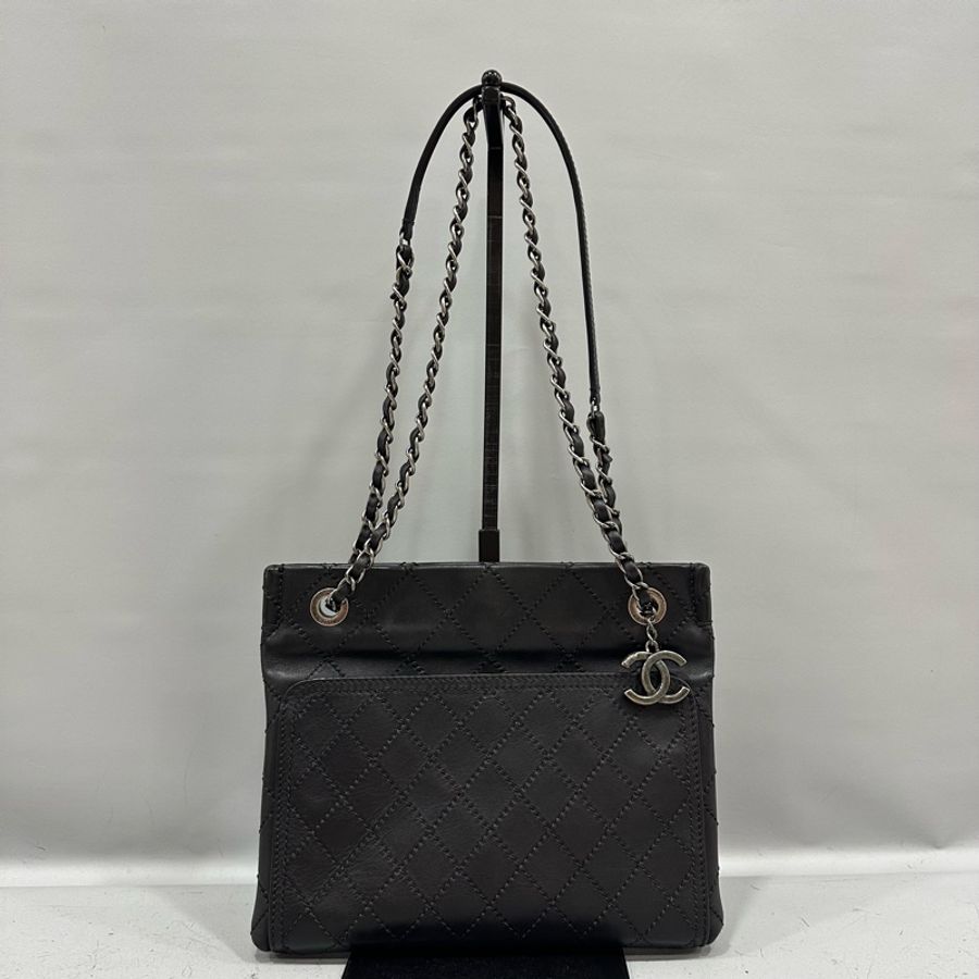 Chanel 黑色牛皮雙c吊飾銀鏈斜背包 肩背包-0