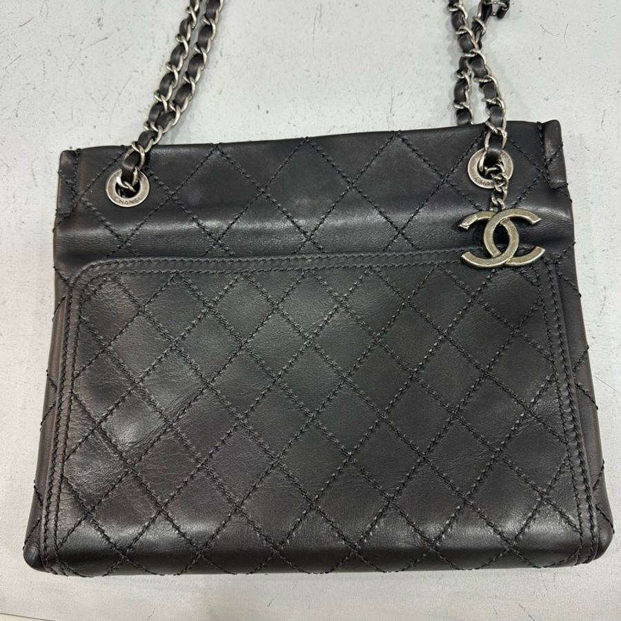 Chanel 黑色牛皮雙c吊飾銀鏈斜背包 肩背包-3
