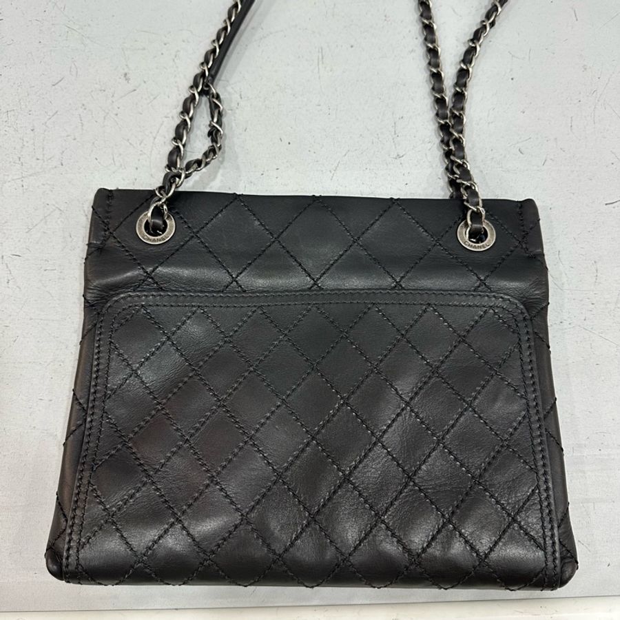 Chanel 黑色牛皮雙c吊飾銀鏈斜背包 肩背包-4