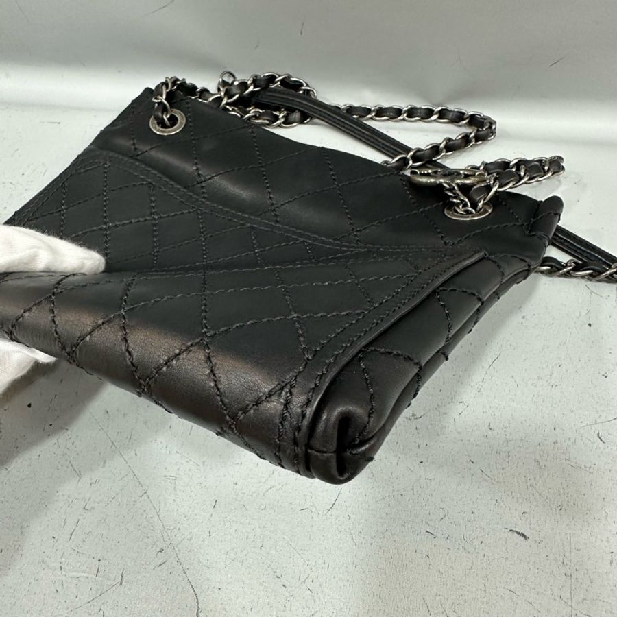 Chanel 黑色牛皮雙c吊飾銀鏈斜背包 肩背包-11