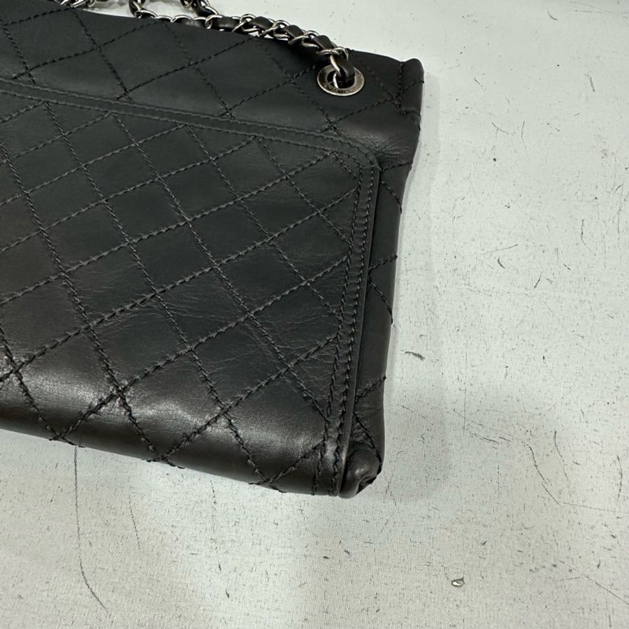 Chanel 黑色牛皮雙c吊飾銀鏈斜背包 肩背包-15