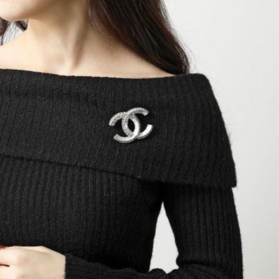 CHANEL香奈兒 CC 經典雙C時尚休閒 合金胸針 銀色 男女都可-3