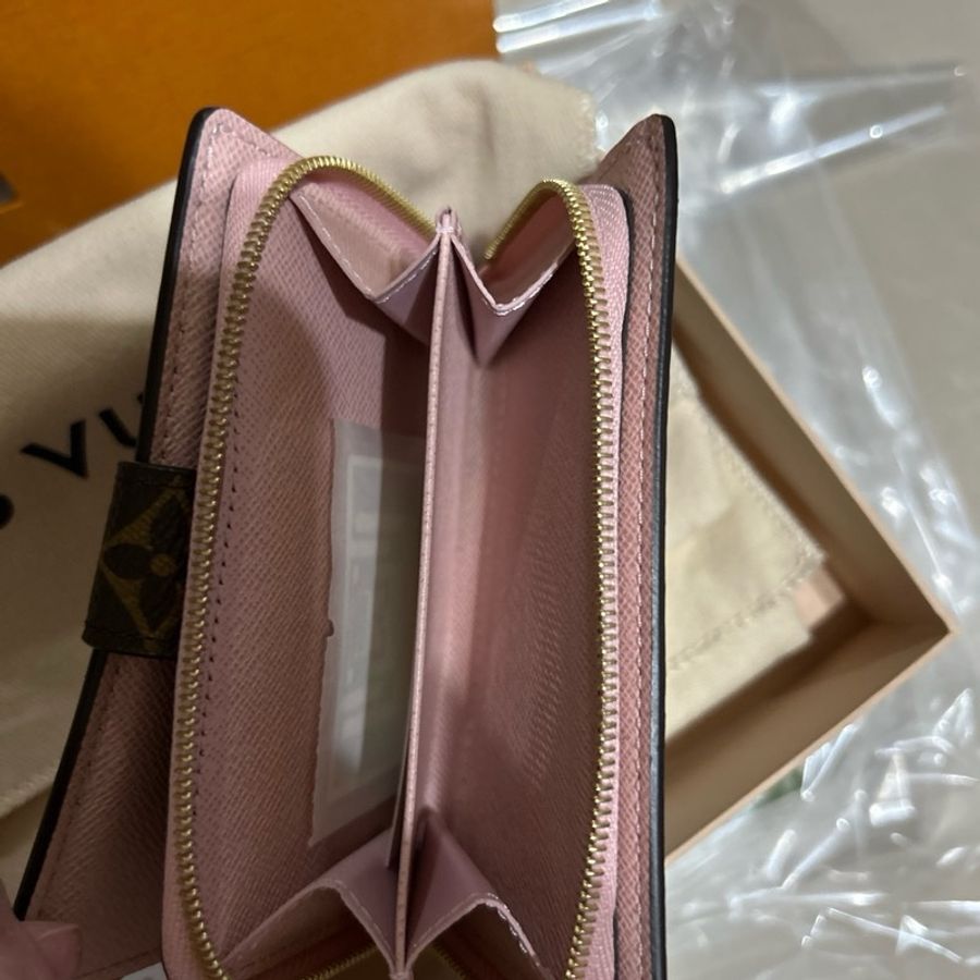 LV 老花粉色金扣短夾／名（卡）零錢-3