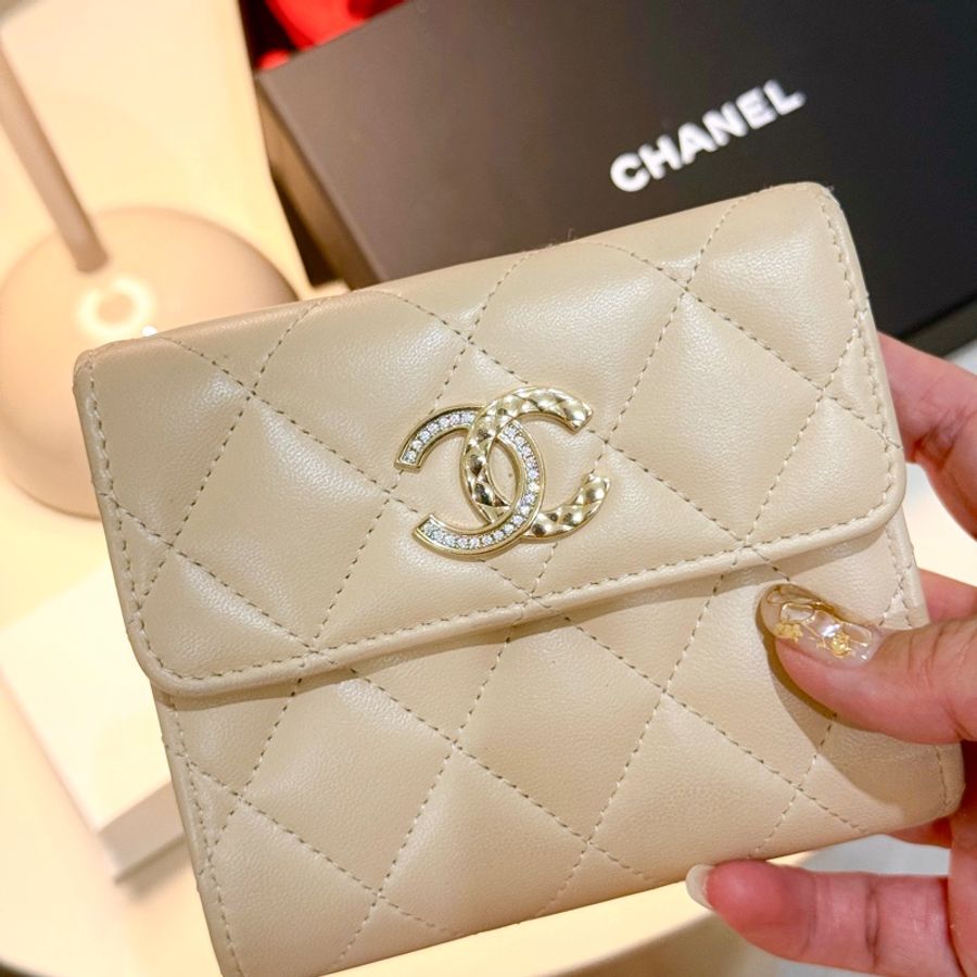 CHANEL 2025春夏經典小型口蓋皮夾_季節限定款-1