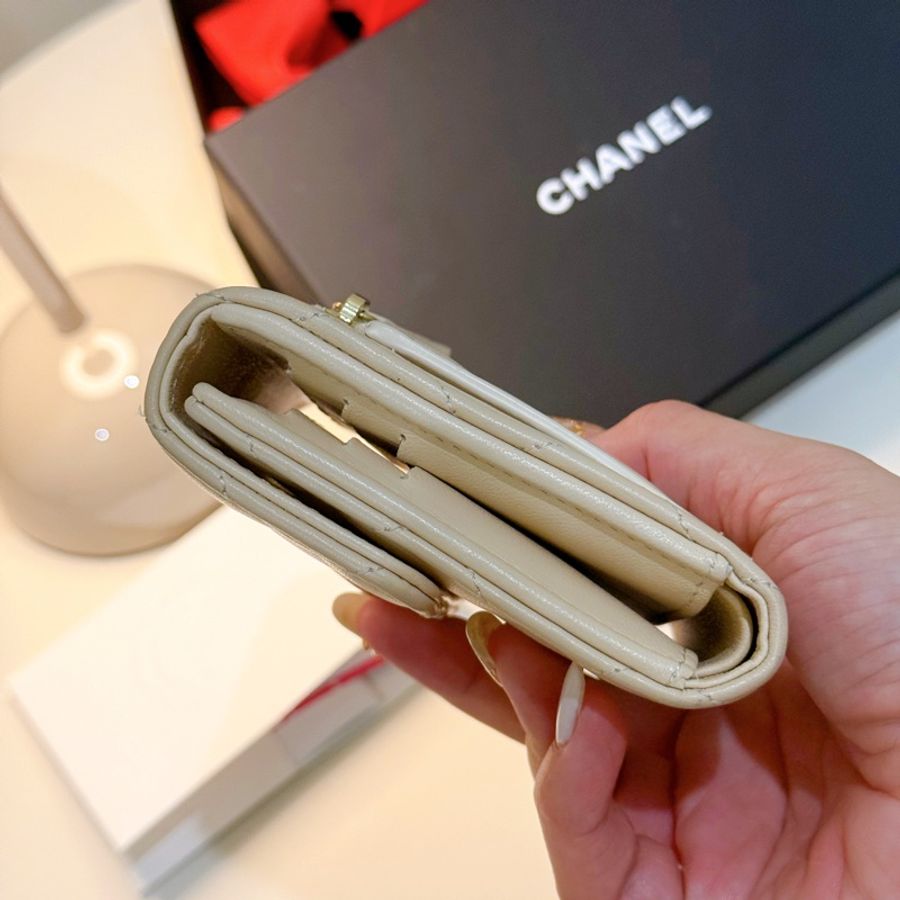 CHANEL 2025春夏經典小型口蓋皮夾_季節限定款-3