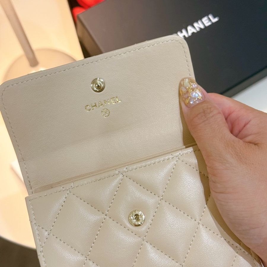 CHANEL 2025春夏經典小型口蓋皮夾_季節限定款-7