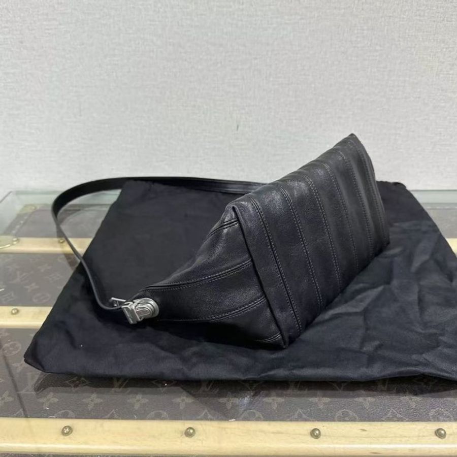 ✨YSL 黑銀油蠟皮腋下包 22*15*4.5 98新 配件塵袋-3