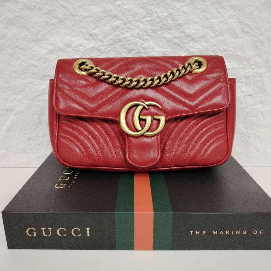 GUCCI 馬蒙 Marmont 紅色 波浪紋拼圓弧紋 牛皮 小號 22 鏈條-1