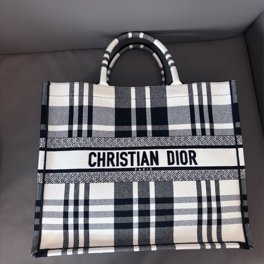 Dior booktote large size-5