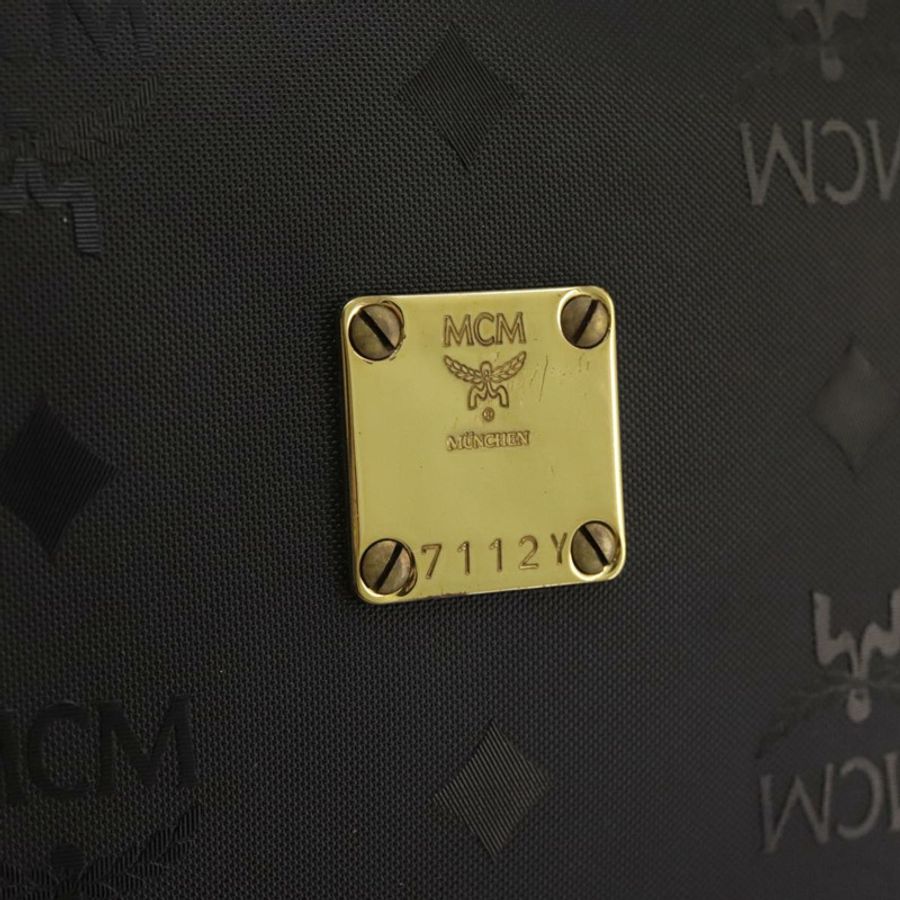 【日本直送】MCM Vicetos Logoogram 單肩包 PVC 黑色 正品 104709-11