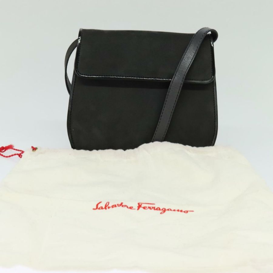 【日本直送】Salvatore Ferragamo 灰色麂皮單肩包 正品 BA862-11