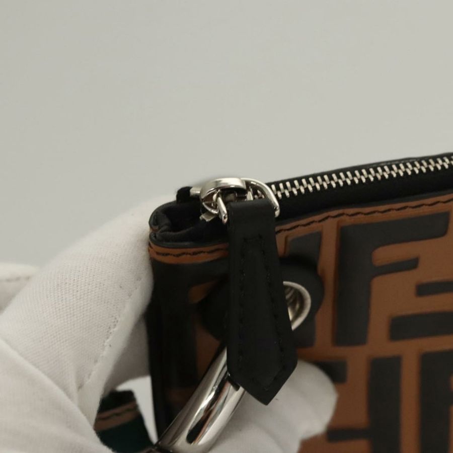 【日本直送】FENDI Zucca帆布三層手拿包 黑色 棕色 紅色 正品 ac3770-7